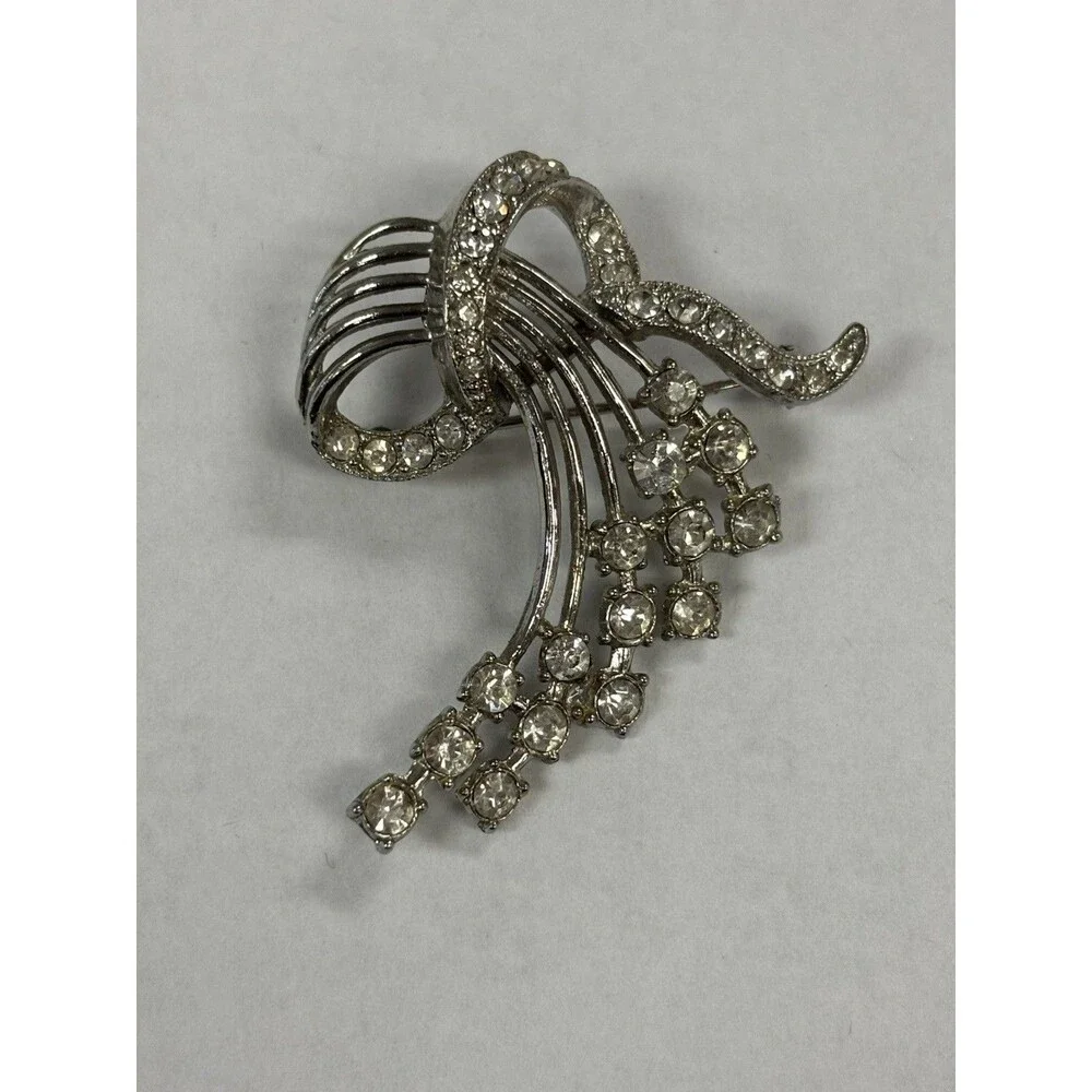 Vintage 1950s Clear Rhinestone Waterfall Spray Brooch Silver Tone Ribbon Pin